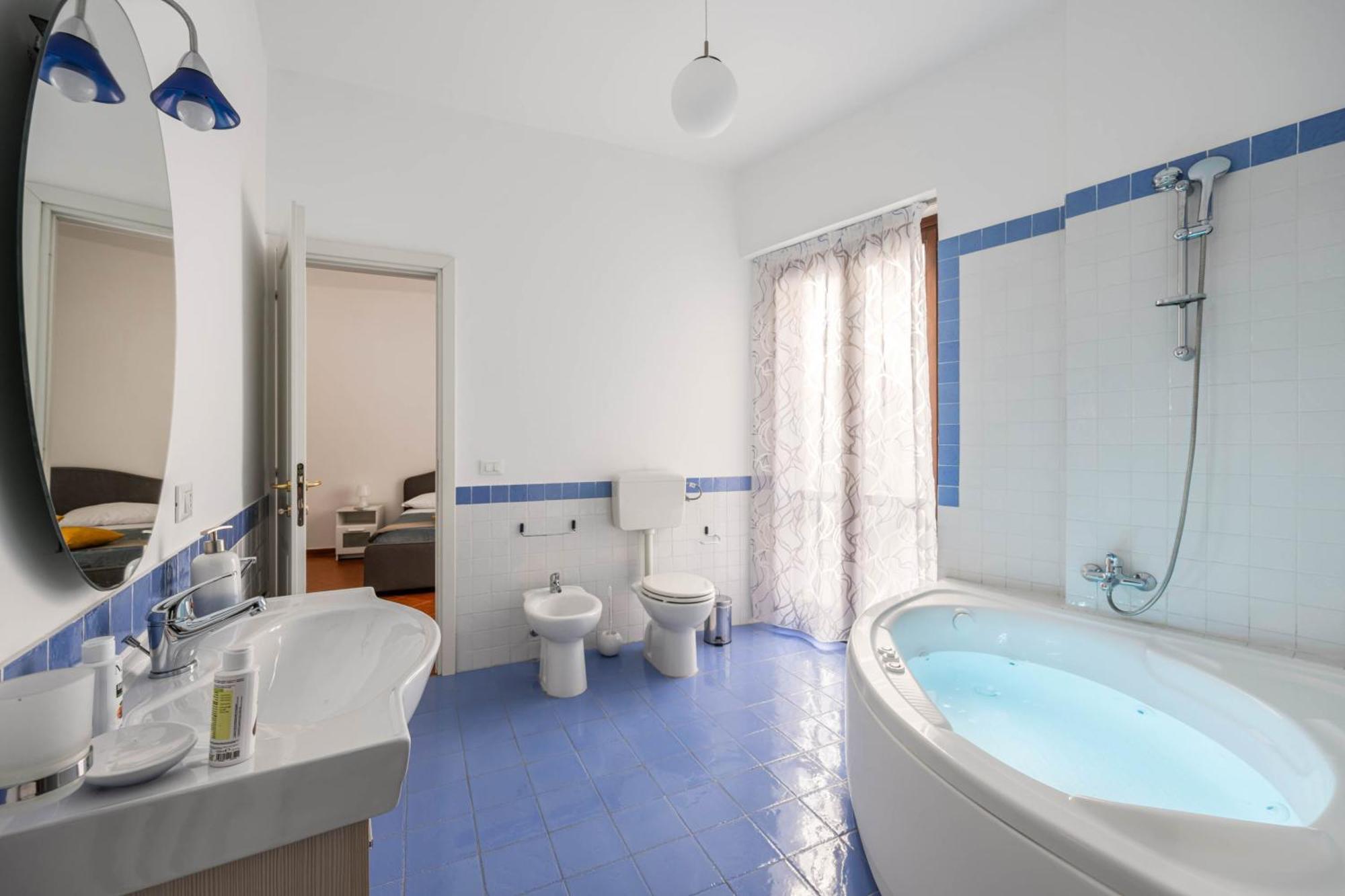 Sedie Volanti Apartment With Jacuzzi Palermo Bagian luar foto